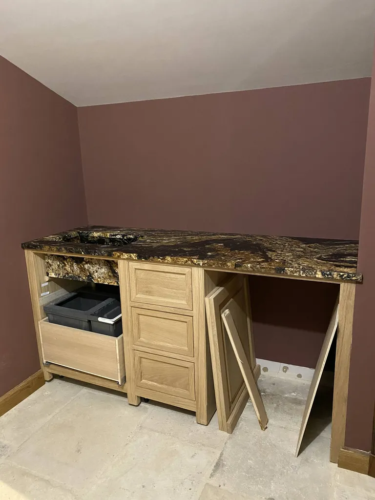 Réalisation et pose d'un plan de travail en Quartzite Taurus à Arles