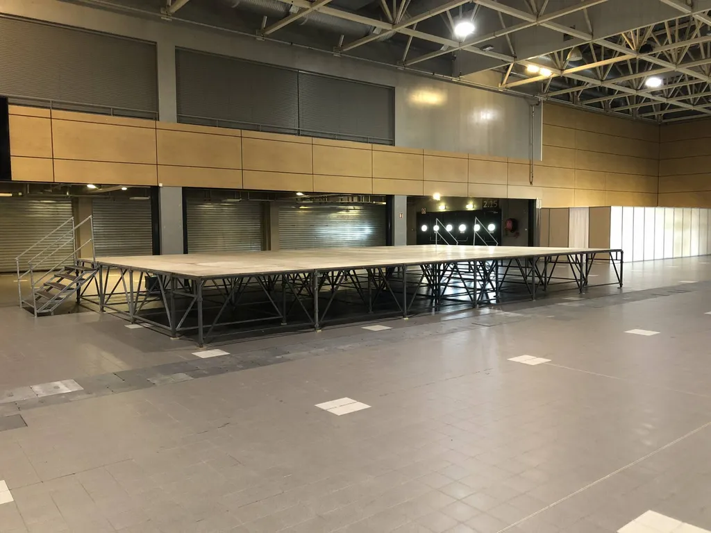 Podium 12x7xHt.1.10m Lyon Eurexpo