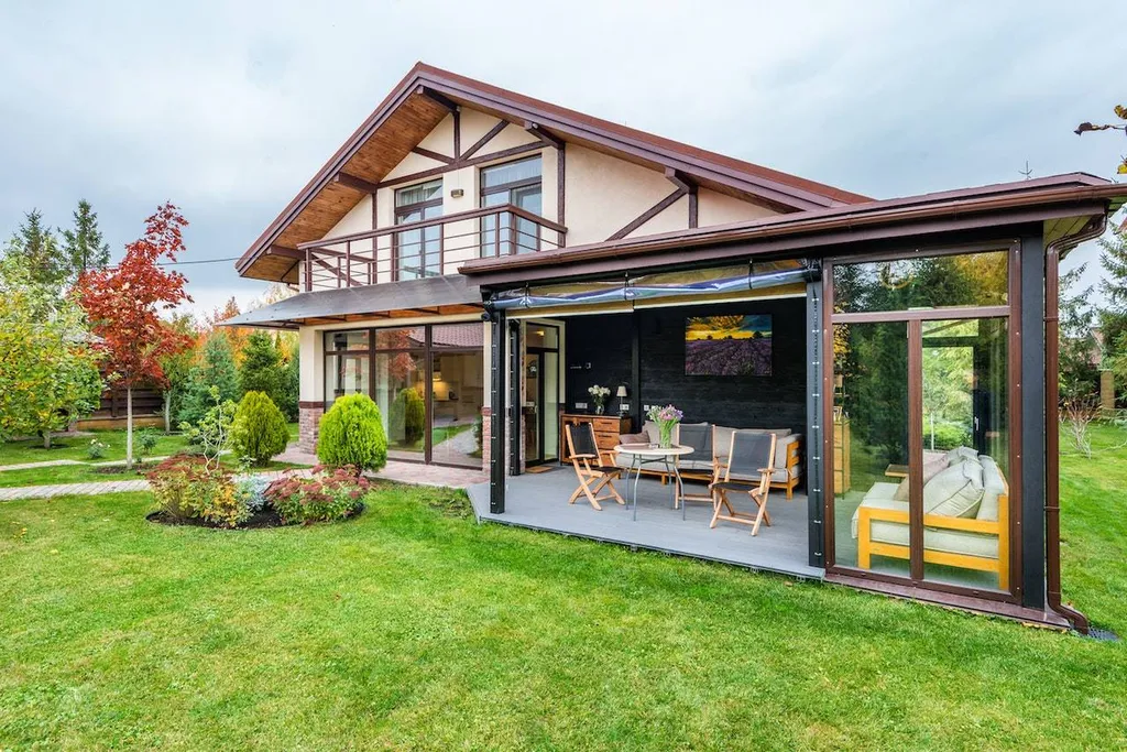 Nettoyage professionnel des vitres de véranda et pergola bioclimatique au Havre 