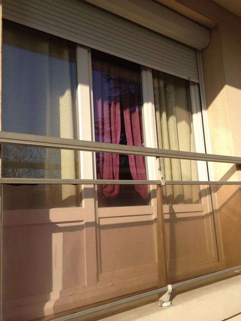 Remplacement de menuiseries bois avec des fenêtres PVC BLANC sur  copropriété à Villeurbanne