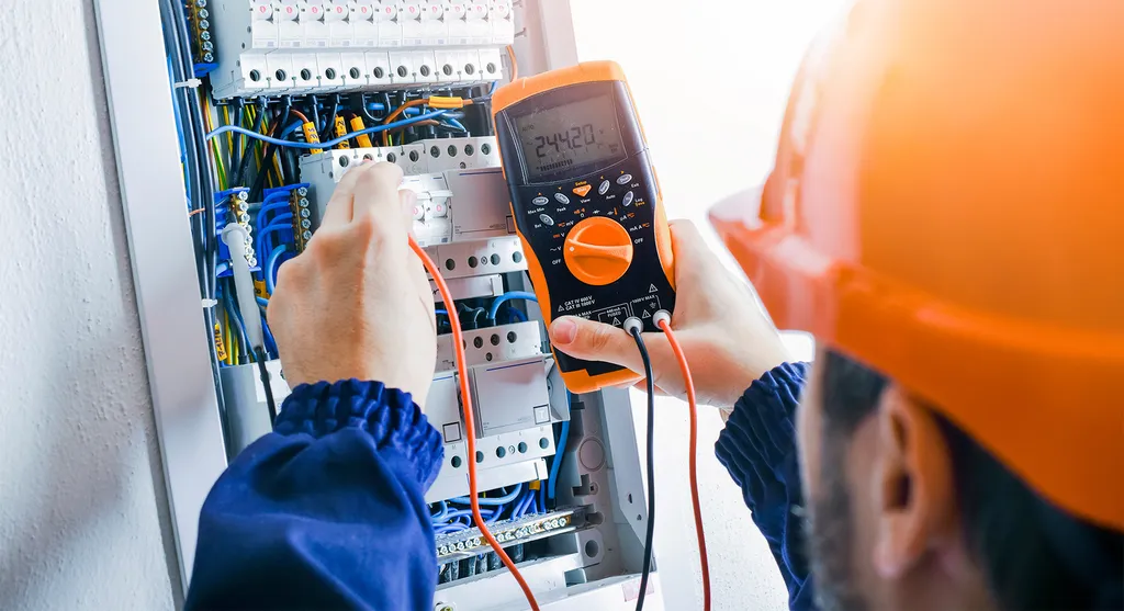 mise aux normes d'un tableau électrique par un professionnel à Talence 33400