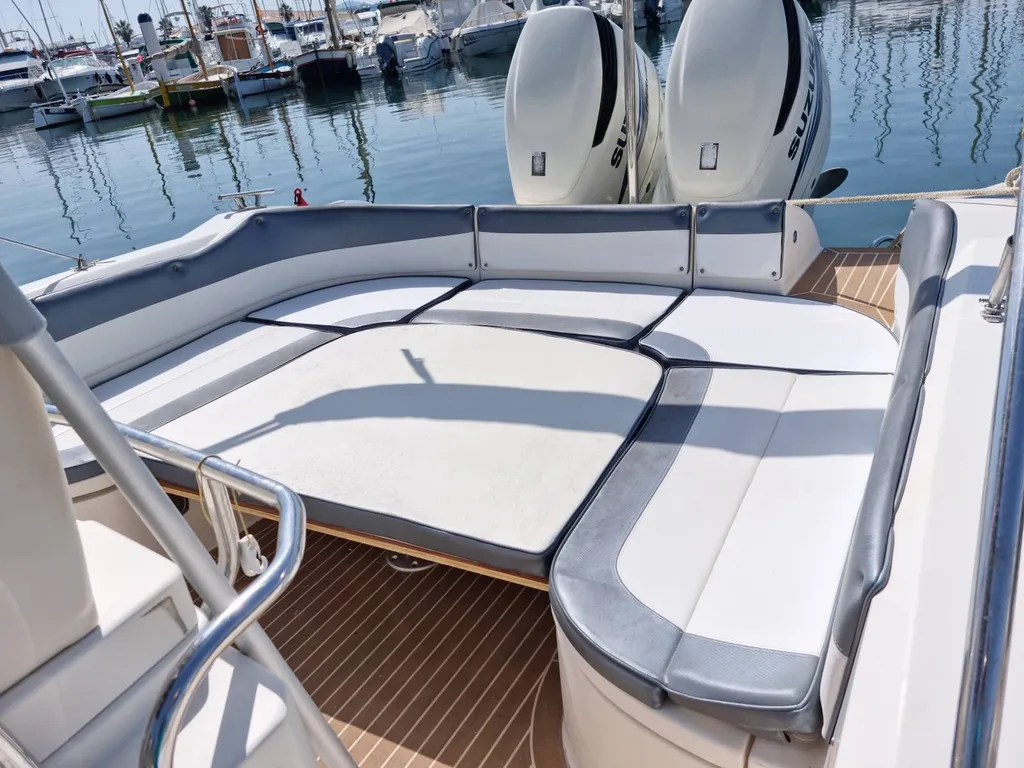 Semi-rigide Prince 34 jusqu'à 14 personnes : bateau à moteur à louer avec skipper au départ de Bandol