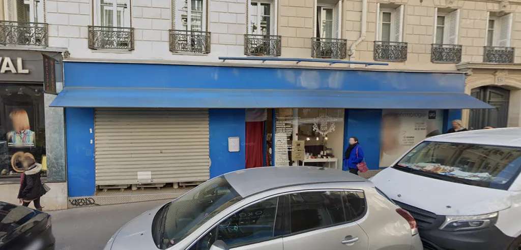 Cession de bail - Boutique 160 m², Saint Lazare, Rue du Rocher 75008 PARIS