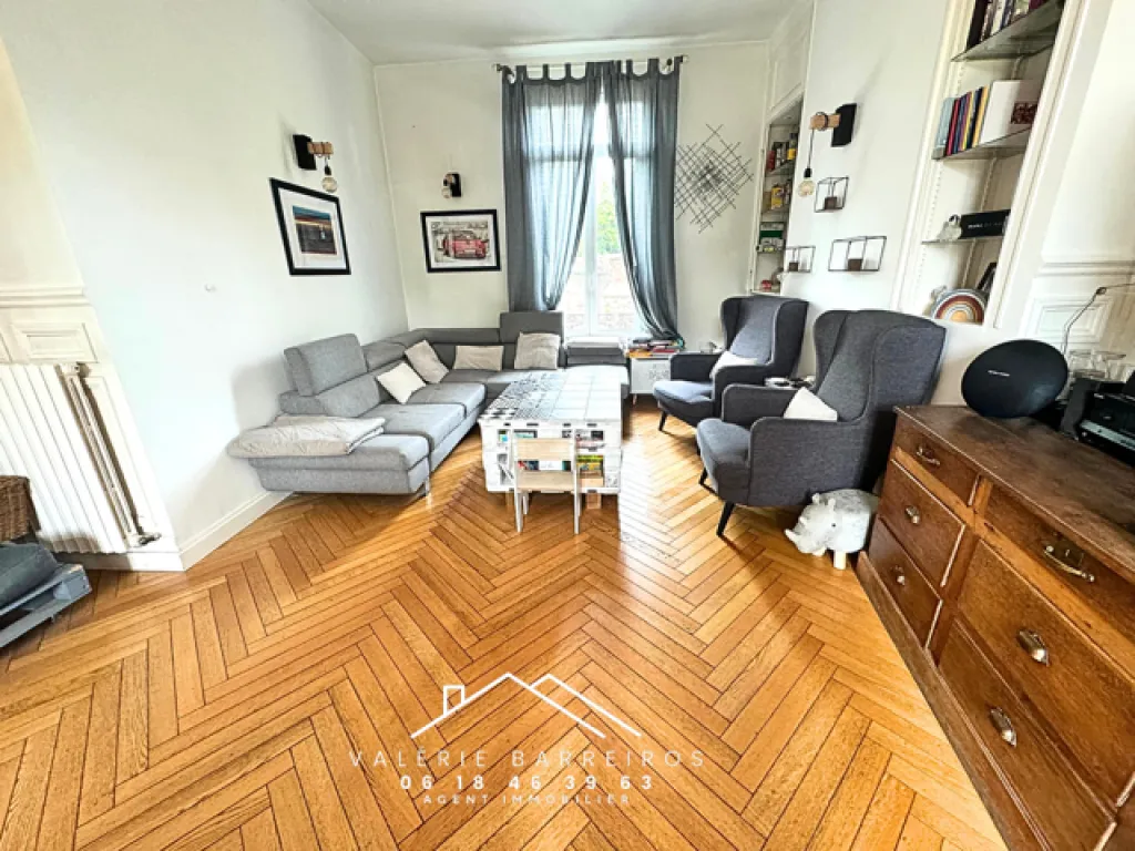 A saisir magnifique maison de maître de 214 m² édifiée sur 1170 m² de terrain sur la commune de ST AUBIN LES ELBEUF