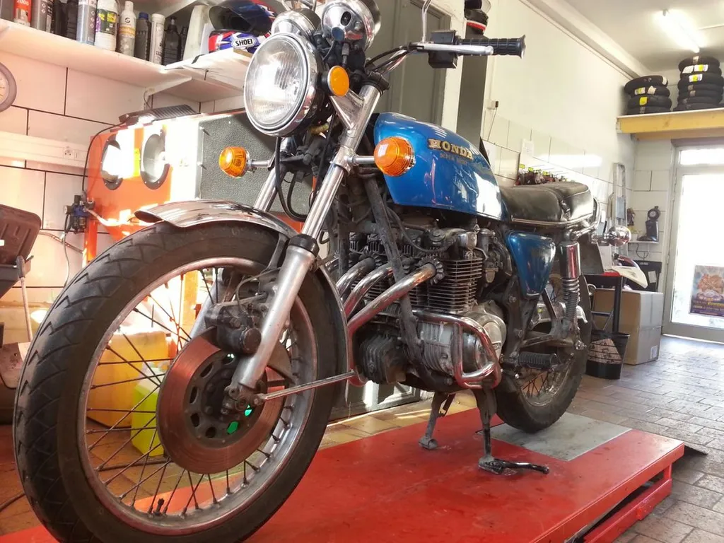 HONDA CB550 FOUR SUPER SPORT
