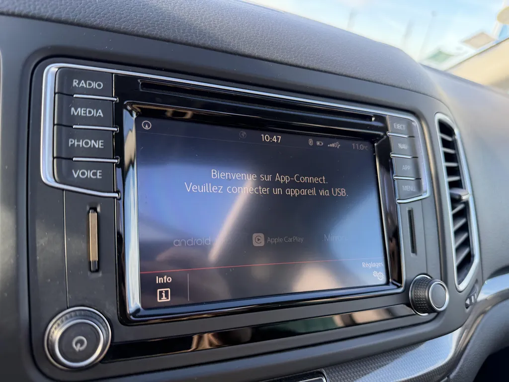 Achat Volkswagen Sharan occasion proche Le Havre : monospace familial 7 places avec boîte automatique DSG6 à La Frénaye