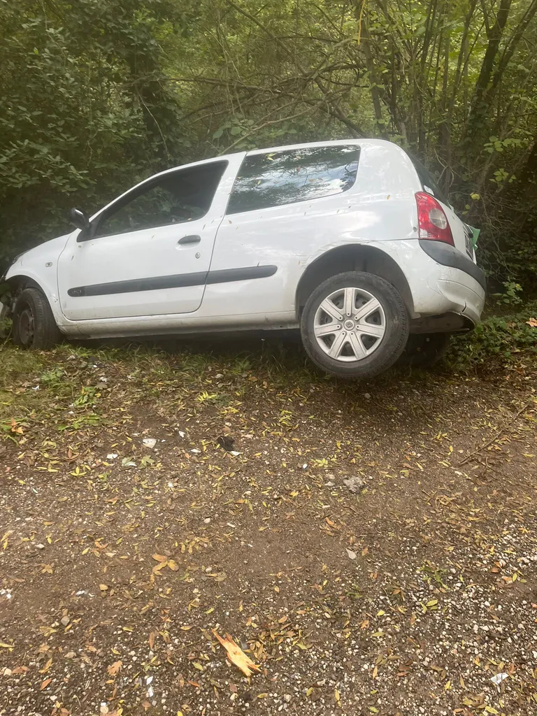 Epaviste Fontvieille 0620623133 – Enlèvement gratuit d'épaves dans les Bouches-du-Rhône