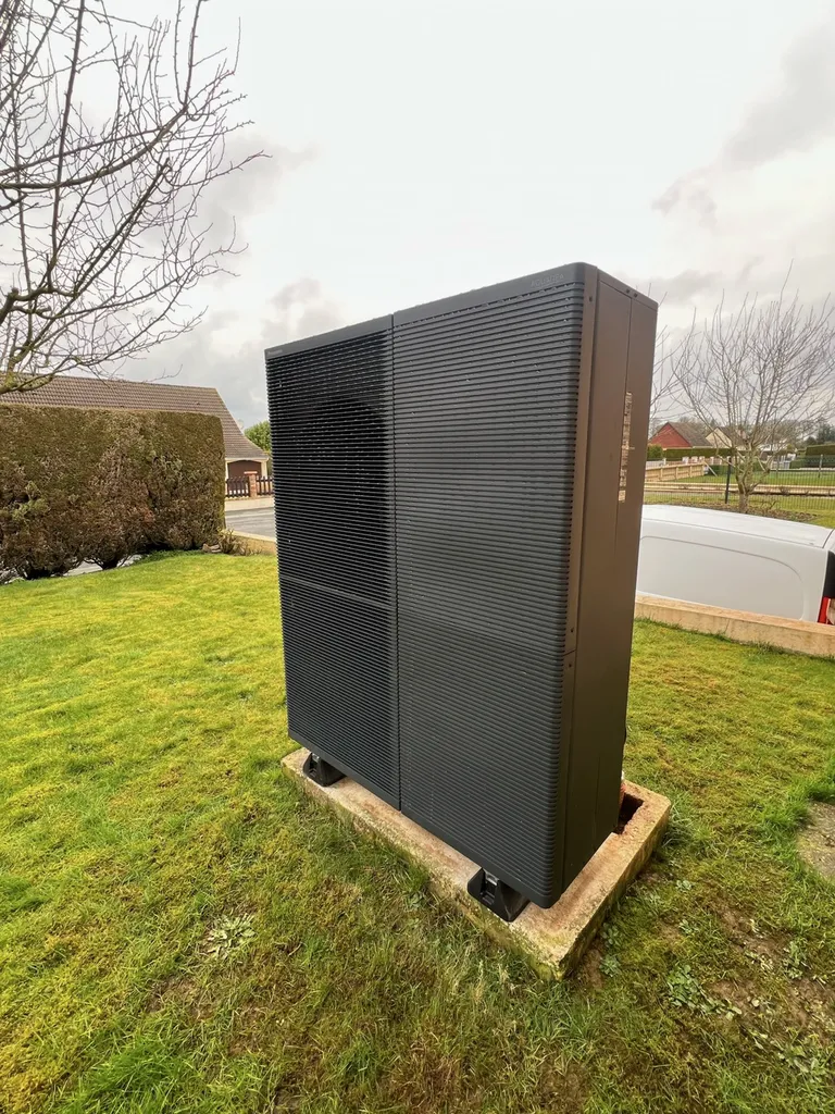 Remplacement d’une pompe à chaleur STIEBEL ELTRON par une pompe à chaleur PANASONIC génération M sur le secteur de GERPONVILLE Haute-Normandie.
