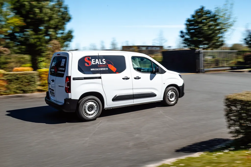 Seals Company distribue et commercialise une gamme complète de scellés de sécurité et de plombs dans divers domaines d’activités