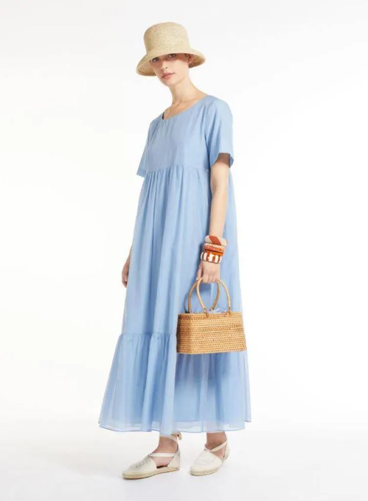 Weekend MaxMara des robes aux motifs floraux, des robes bohémes, une collection printemps-été 2023 jeune et élégante.