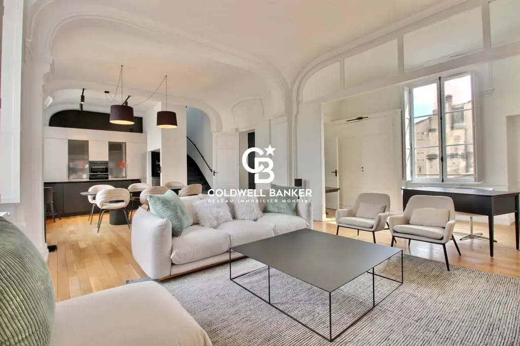 Appartement à vendre Bordeaux centre – dernier étage rénové dans un hôtel particulier du XVIIIe