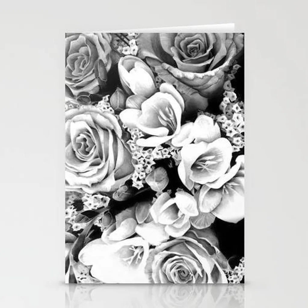 composition floral aux crayons gris