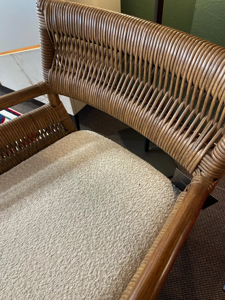 fauteuil en rotin fait main à Hyères près de Carqueiranne