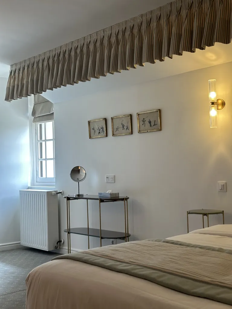Agencement textile de l’Hôtel Château de Fontager à Serves-sur-Rhône