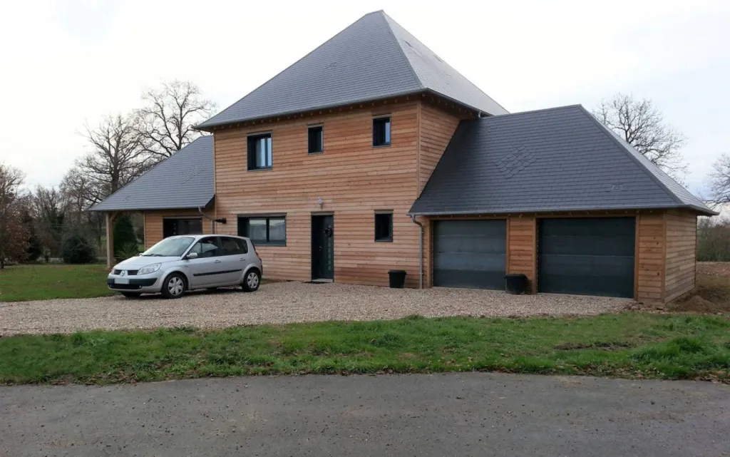Construire une maison traditionnelle rustique à étage en ossature bois avec mélèze à Pont Audemer proche Beuzeville dans l'Eure 27