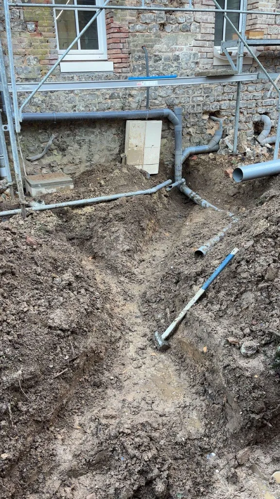 Terrassement secteur Goderville : réalisation d'un tout à l'égout et évacuations pluviales de 170 m² linéaire diamètre 160
