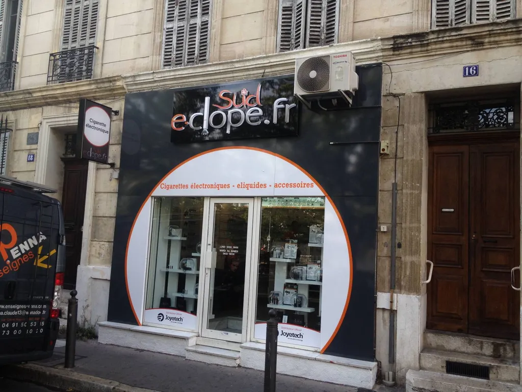 Lettre découpées éclairage indirect