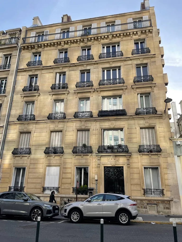 A vendre 5 pièces avec 4 chambres à Neuilly 92200