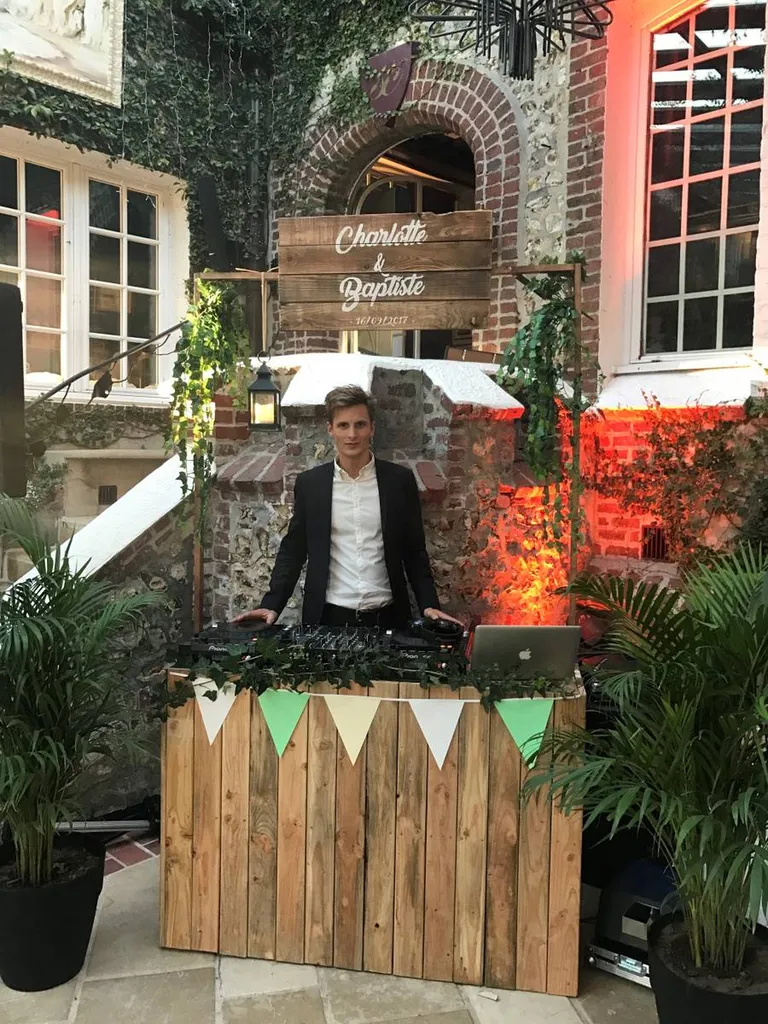 Trouver un dj pour son mariage à Deauville 14
