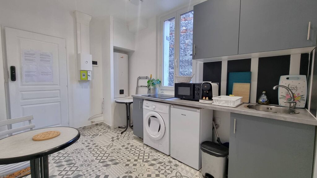 A vendre, bel appartement de 42 m² rénové et meublé, à deux pas de la mer. Dieppe 76200