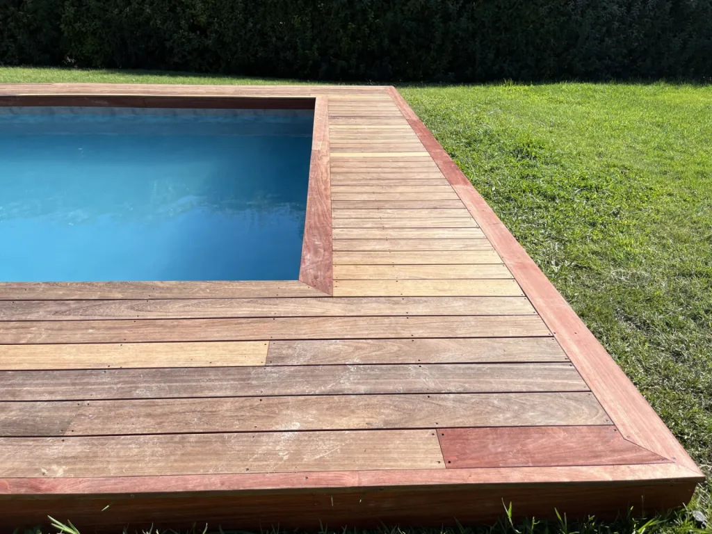 Terrasse en Padouk / IPE : l’excellence des bois exotiques pour vos extérieurs