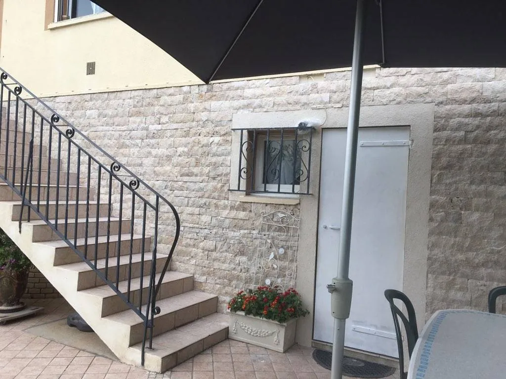 PAREMENT MOELLONS ECLATES TRAVERTIN BEIGE