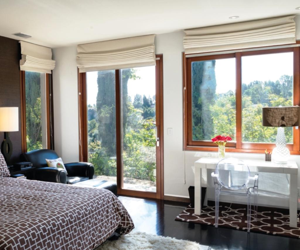 Fenêtre en bois sur mesure avec performance thermique et acoustique
