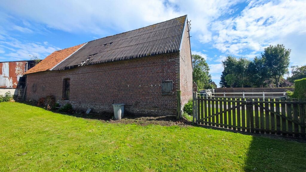 Terrain de 1411 m² avec bâtiments, proche mer de Dieppe (76)