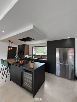 Cuisine noire sur-mesure à Tournefeuille