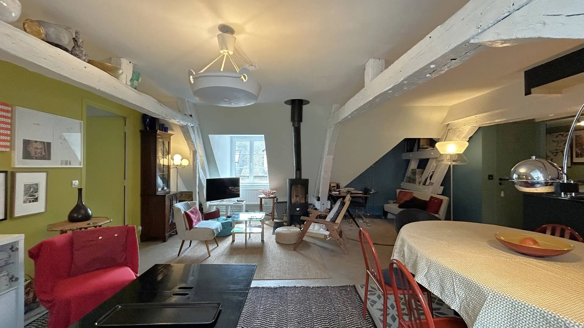 Appartement T4 dans un immeuble avec ascenseur, rénové, entre la plage et le port de DIEPPE (76) en Normandie