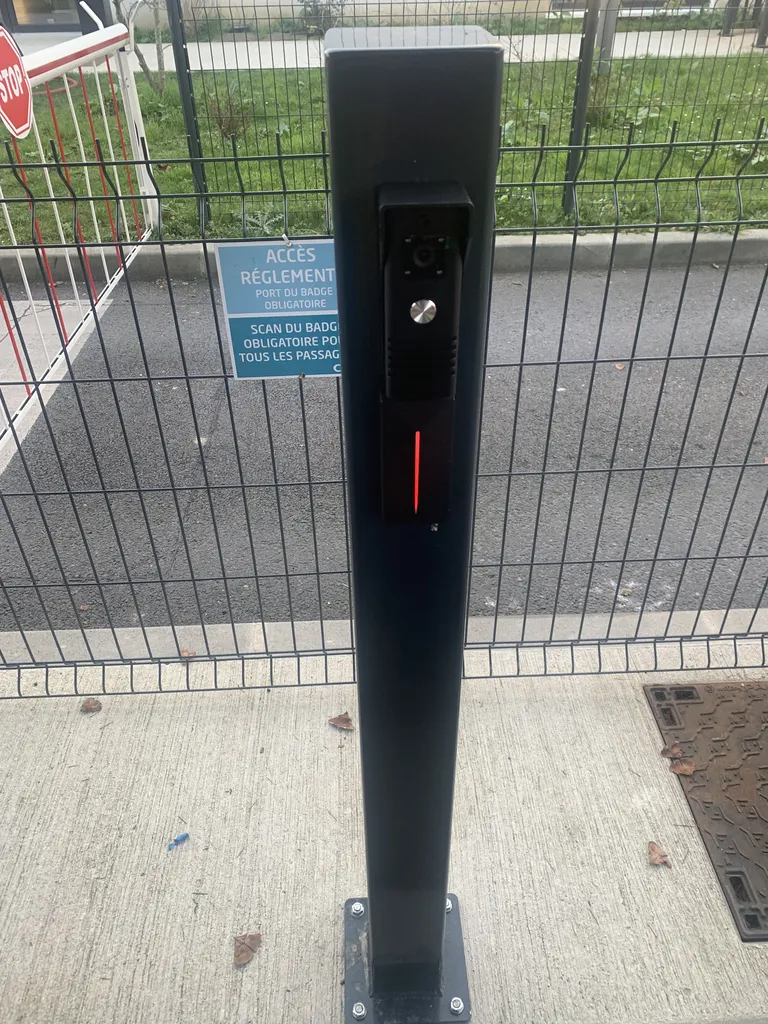 Installation d’un interphone de contrôle d’accès au poste de garde B59 pour sécuriser les entrées à Champs-sur-Marne 77447