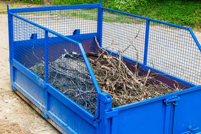 Louer une benne pour déchets verts et vide maison dans le Var et les Alpes-Maritimes