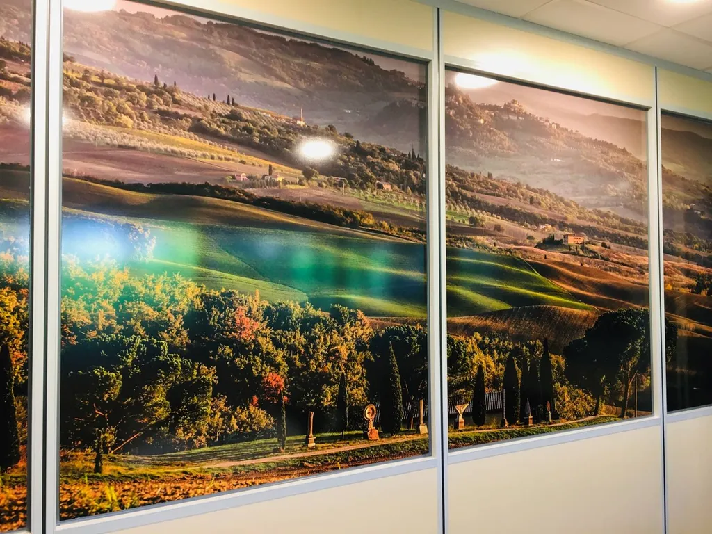 Création de design sur mesure pour des cloisons de bureaux sur Compiègne