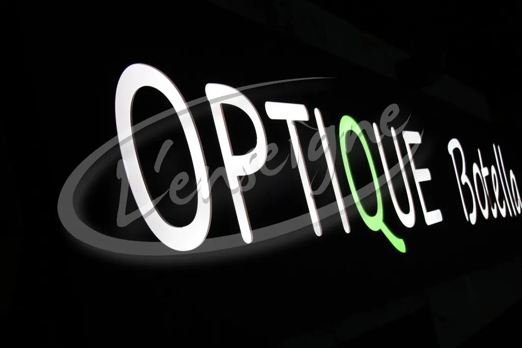 enseigne publicitaire optique miramas