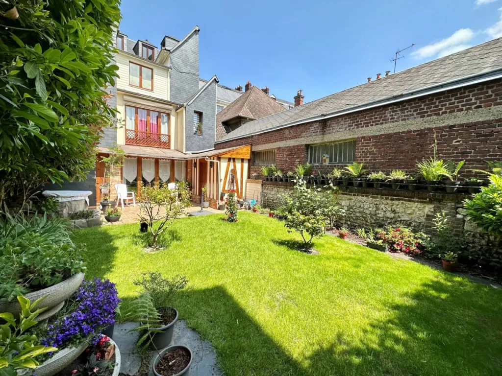 Acheter une superbe Maison de charme du XVIIIe siècle avec jardin  à  Rouen