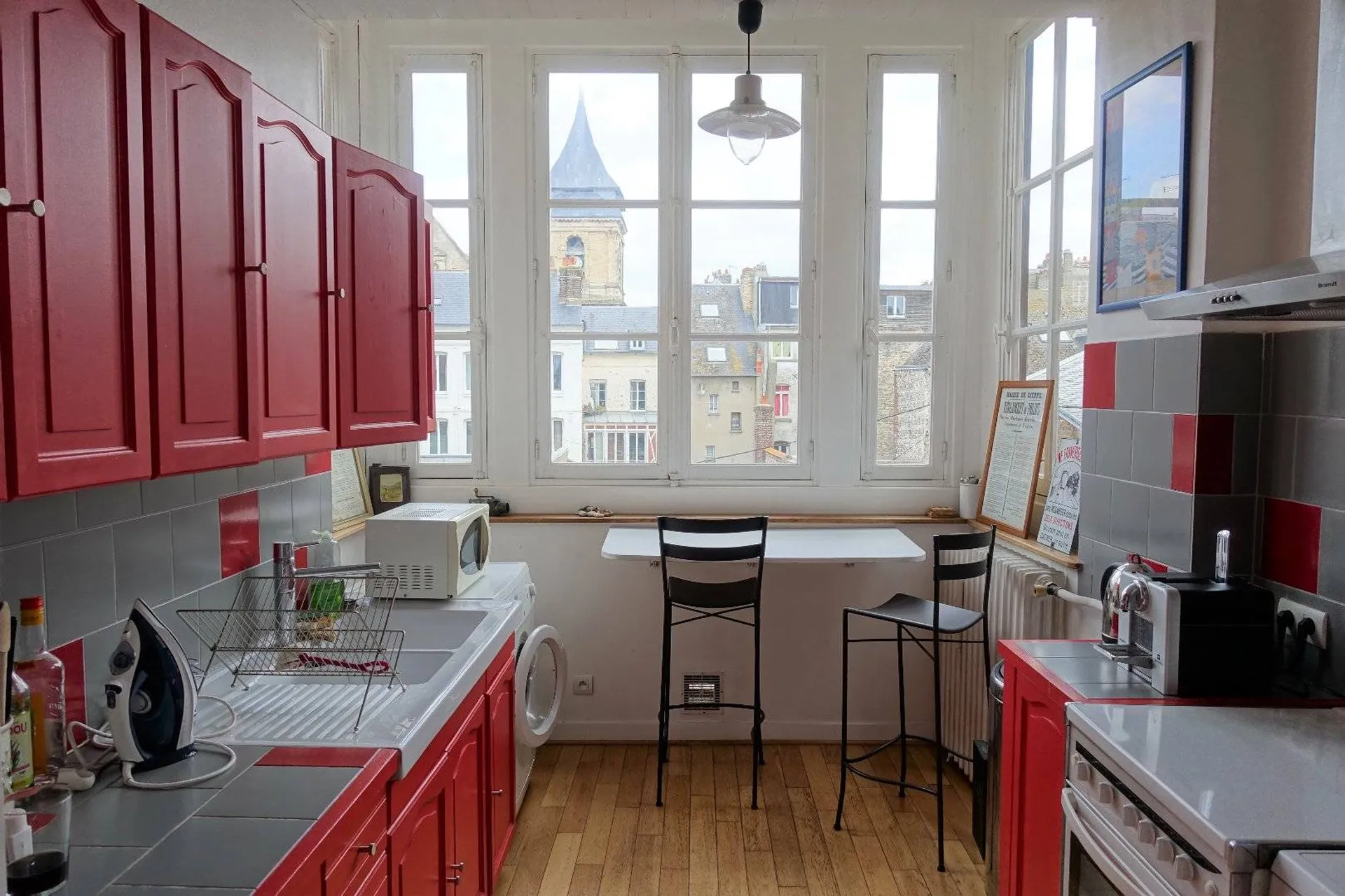 A vendre appartement Haussmannien d'environ 103 m², 4 chambres, à deux pas de la mer et du centre-ville de Dieppe 76200.