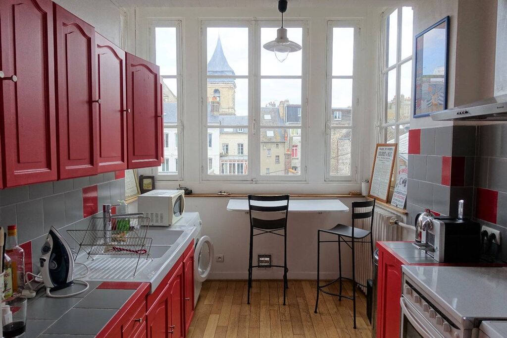 A vendre appartement Haussmannien d'environ 103 m², 4 chambres, à deux pas de la mer et du centre-ville de Dieppe 76200.