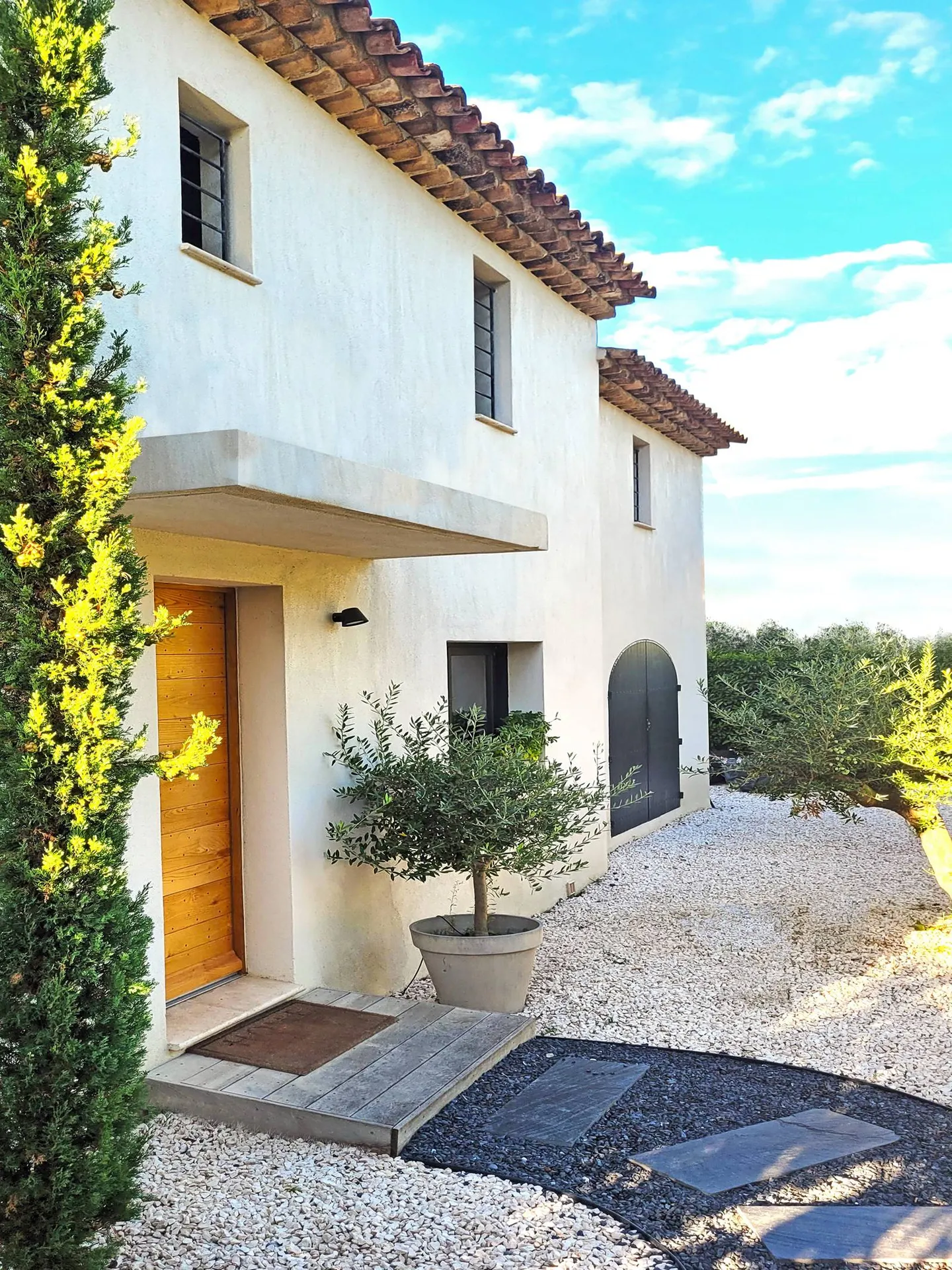 Entrée de maison traditionnelle dans les bouches du rhône