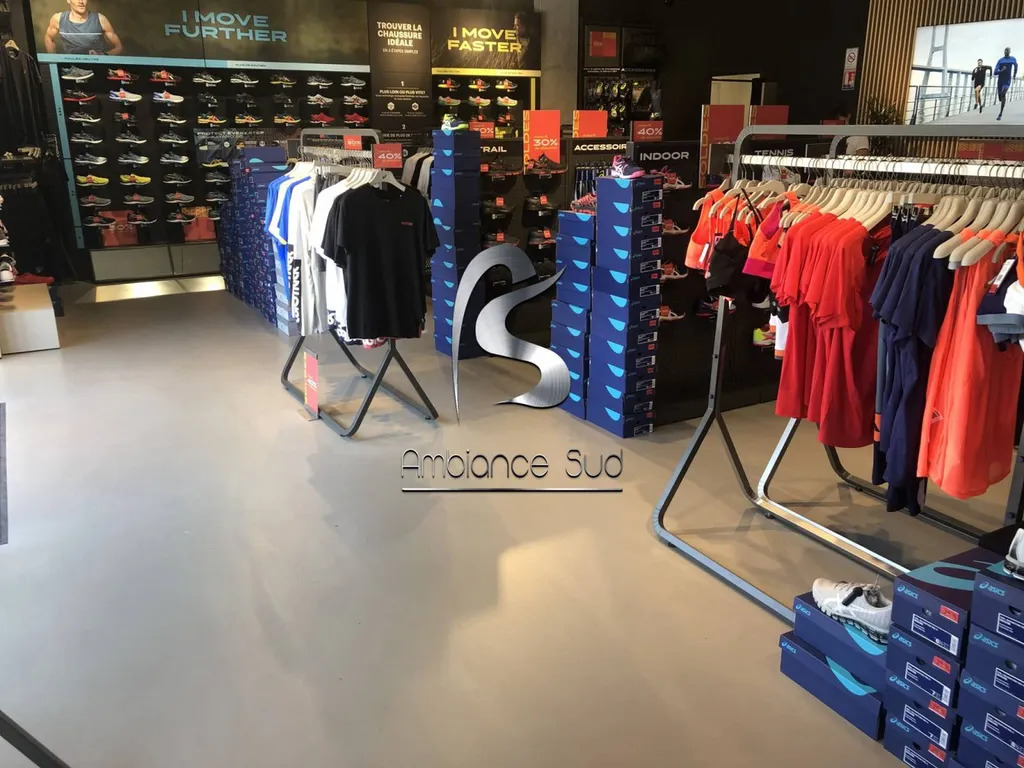 SOL DECORATIF AVEC LA CHAPE MINCE FIBRE A LA VALETTE CENTRE COMMERCIAL AVENUE 83