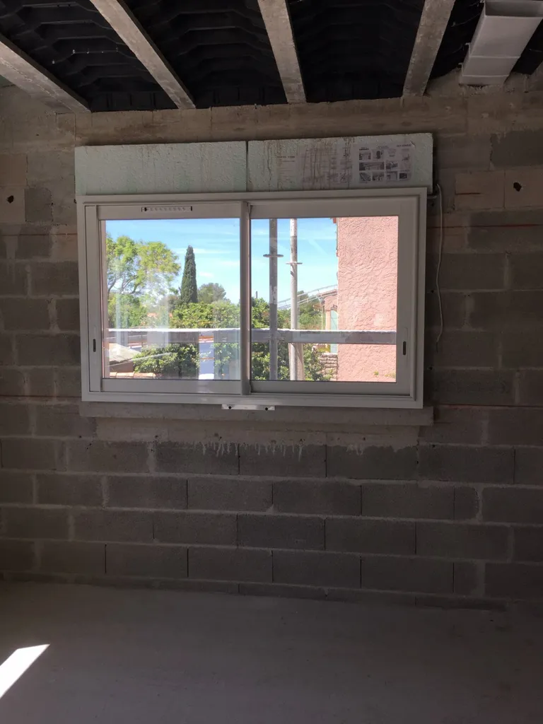 Fenêtre en ALU sur la Couronne