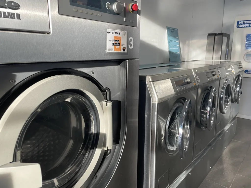 LAVERIE avec machine à laver à Plaisance-du-Touch