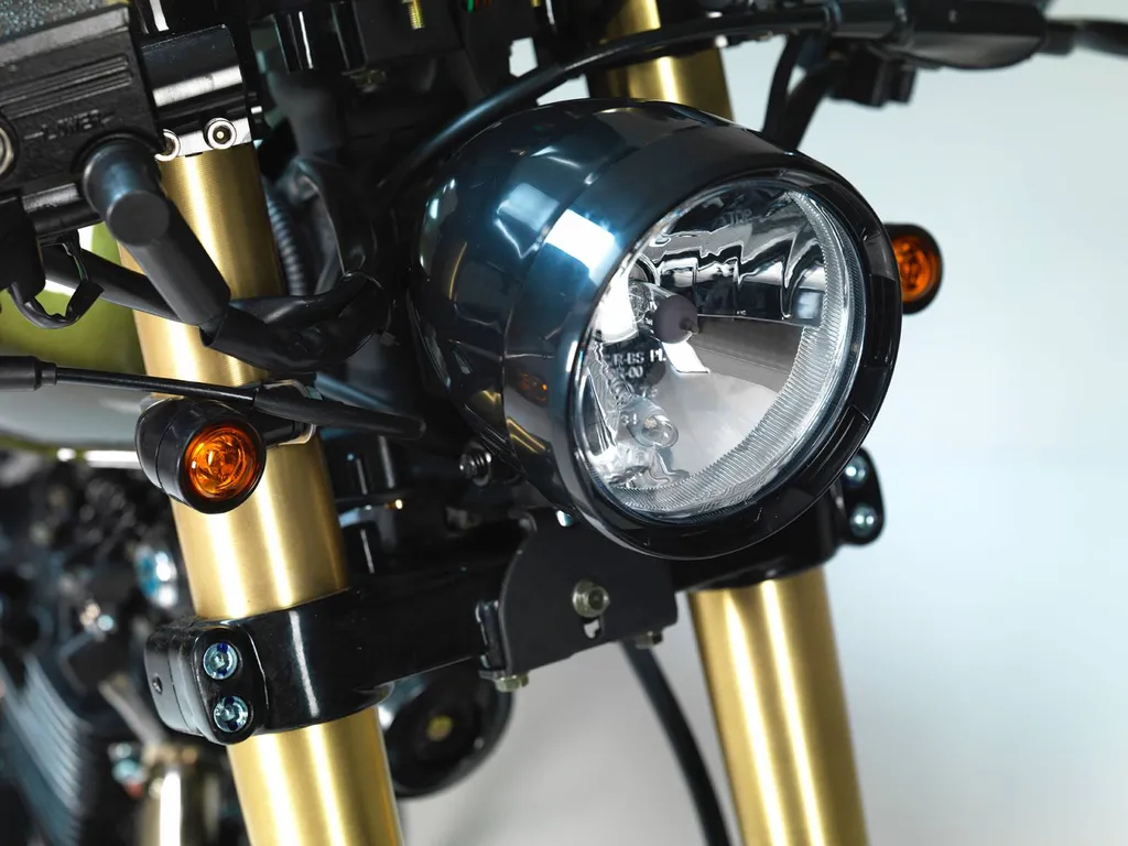 Moto BULLIT SPIRIT 125 : Phare avant 