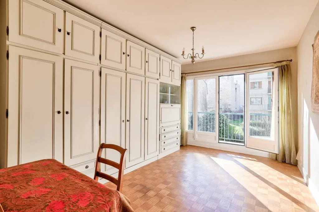 5 Pièces lumineux avec balcon 78100 Saint Germain en Laye