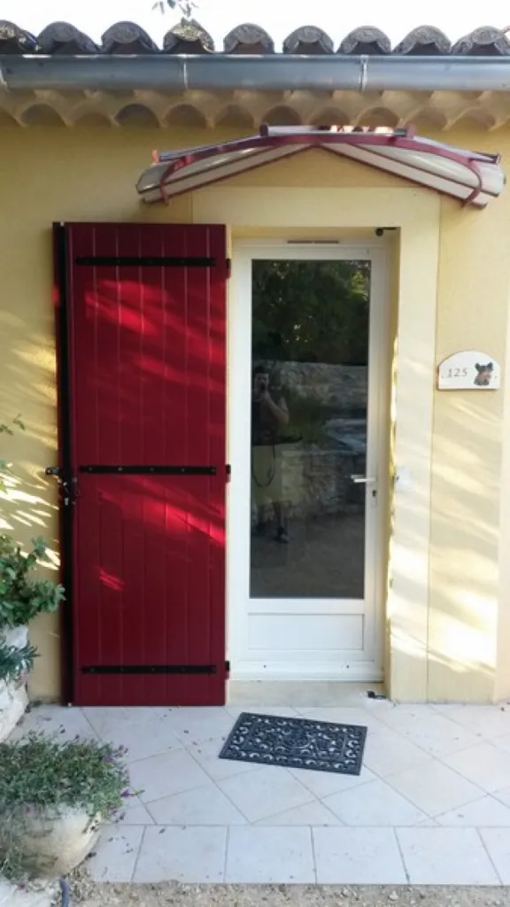 Volet battant aluminium porte d'entrée Mollans 