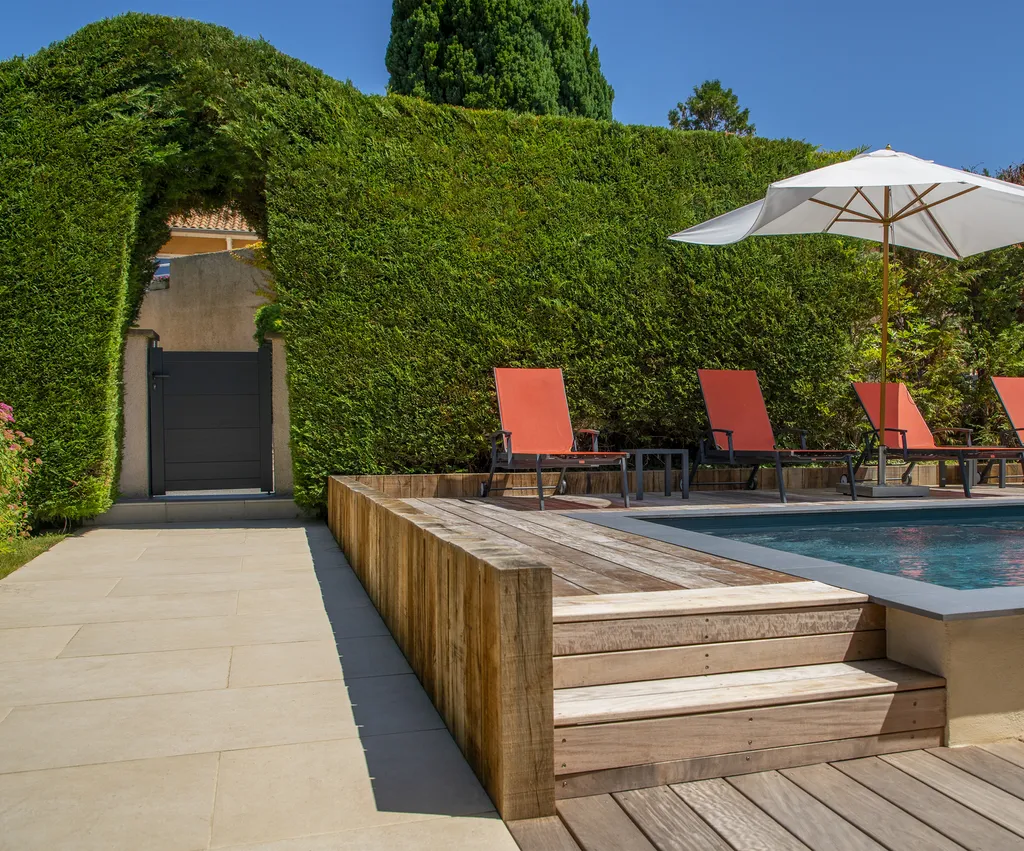 Construction de piscine et aménagement paysager à Genay