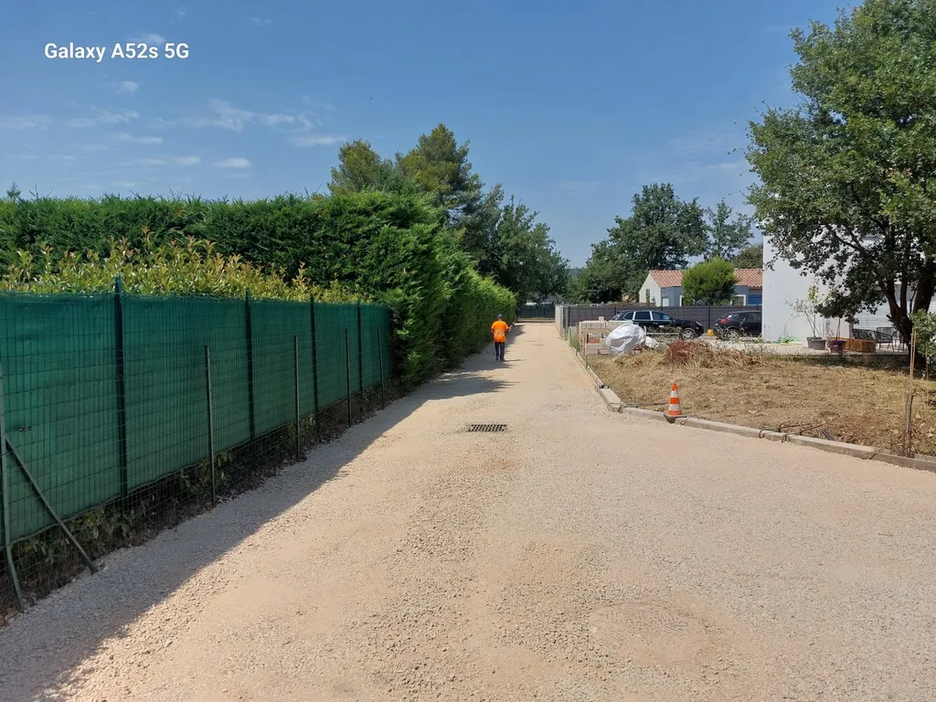 remise en état en tout venant d'un chemin de copropriété à  Nans les Pins dans le Var