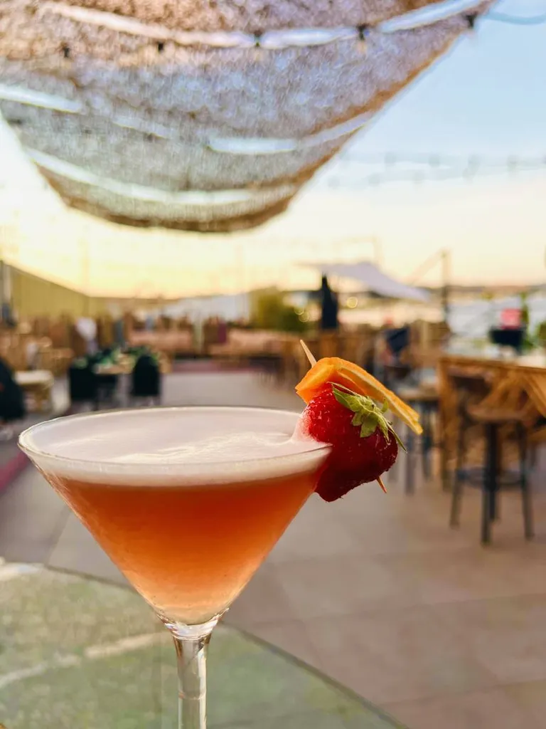 Les Jeudis Soirée Rooftop au MS Club Marseille: Vue Panoramique, DJ, Tapas Méditerranéennes