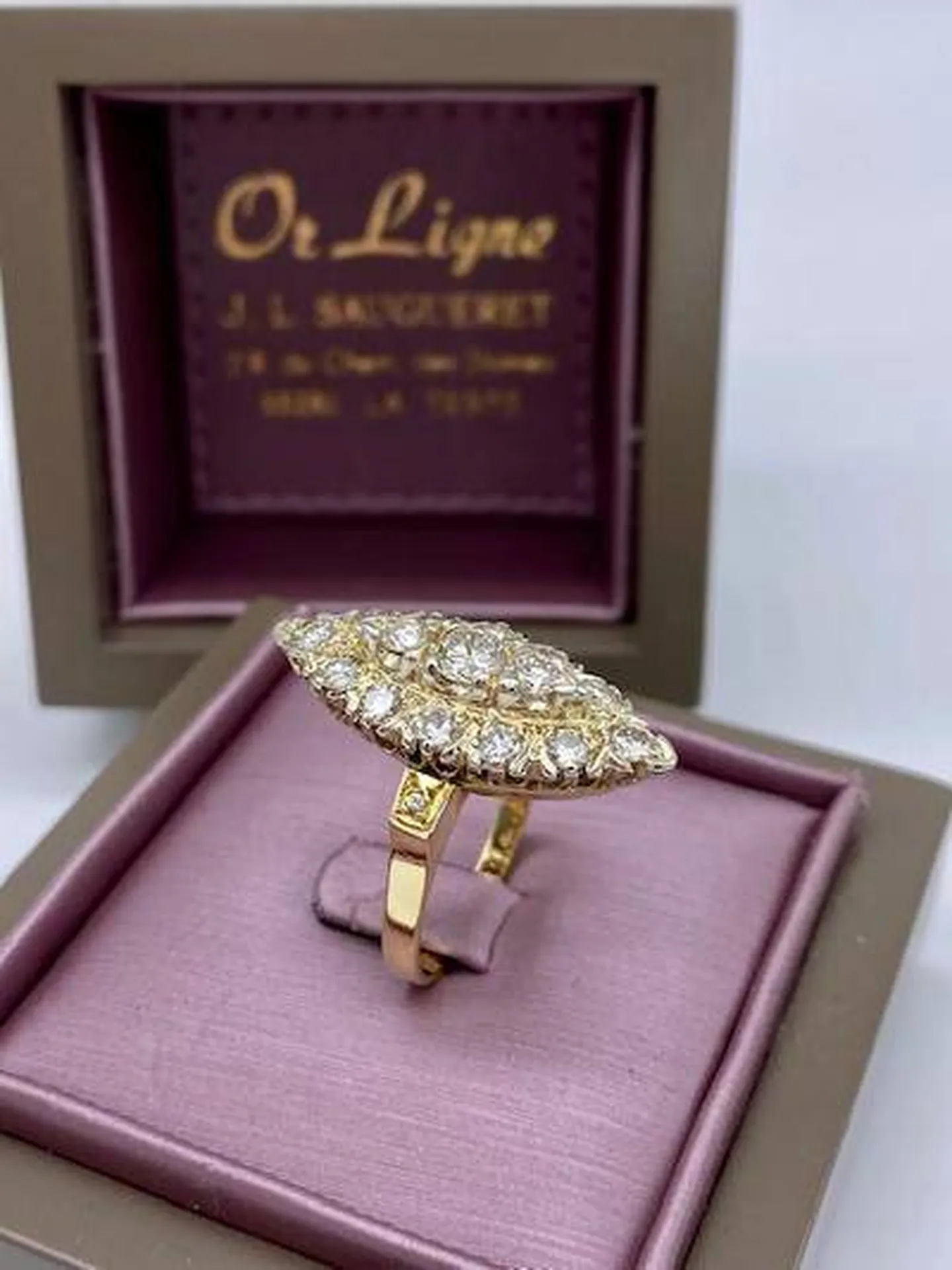 Sublimez Votre Élégance avec la Bague Marquise chez Or Ligne à La Teste de Buch à côté des Landes