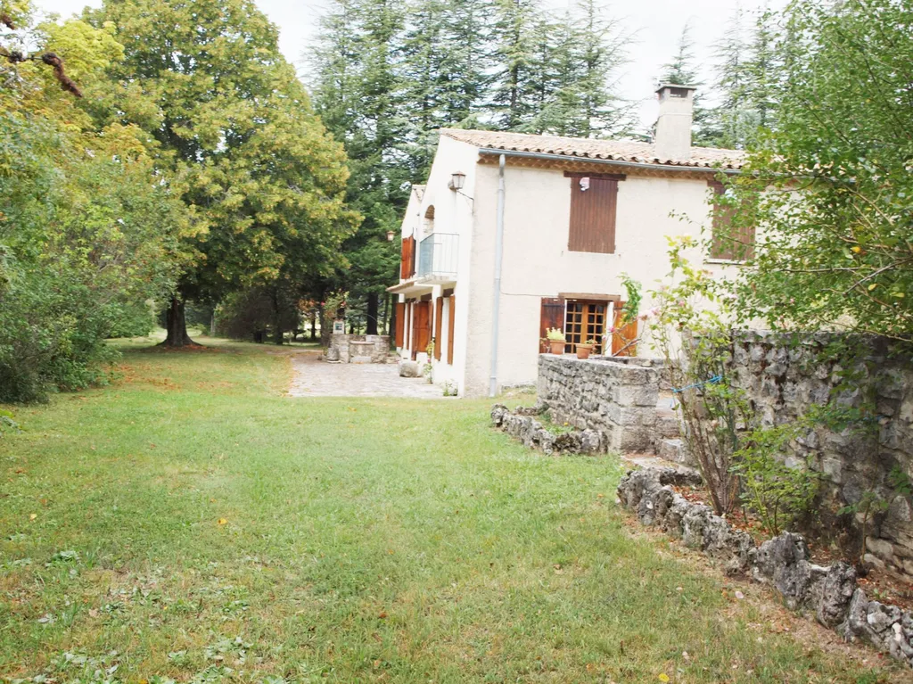 Pays de Sault, maison bourgeoise à vendre sur 27 hectares 