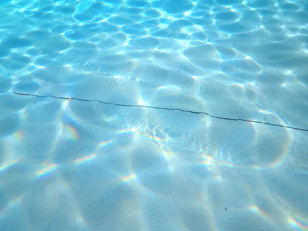 Recherche de fuite sur piscine liner dans les Bouches-du-Rhône – détection et réparation de fuite sur revêtement liner et PVC armé à Aix-en-Provence